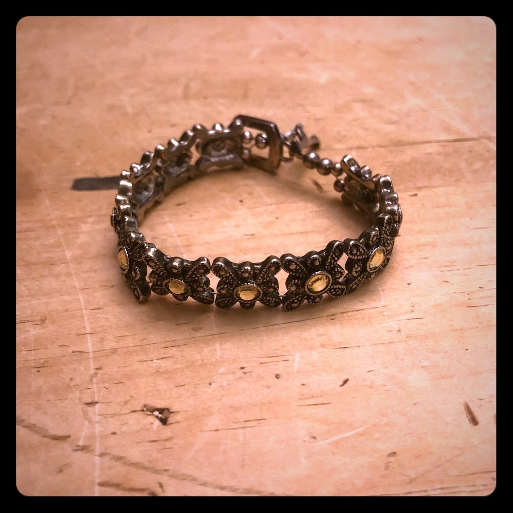 Vintage Style Crystal Flower Bracelet